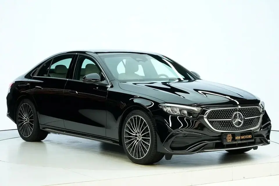 Mercedes-Benz E200 STANDARD 2026