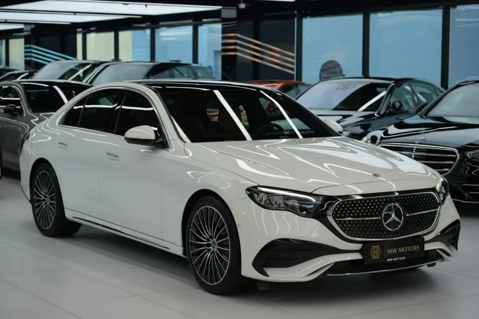 Mercedes-Benz E200 STANDARD 2026