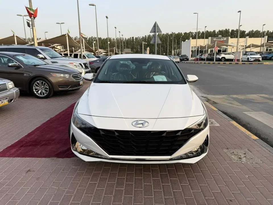 Hyundai Elantra COMFORT 2022