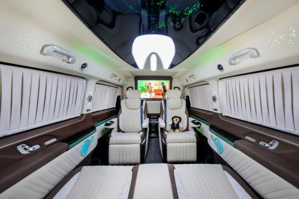 Mercedes-Benz V300 Other 2025