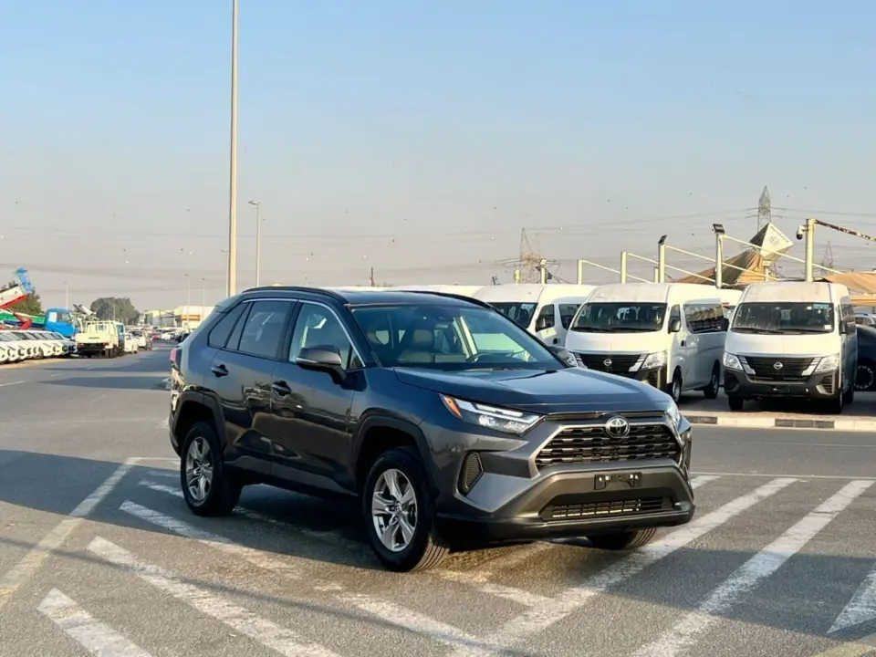 Toyota RAV4 XLE 2023