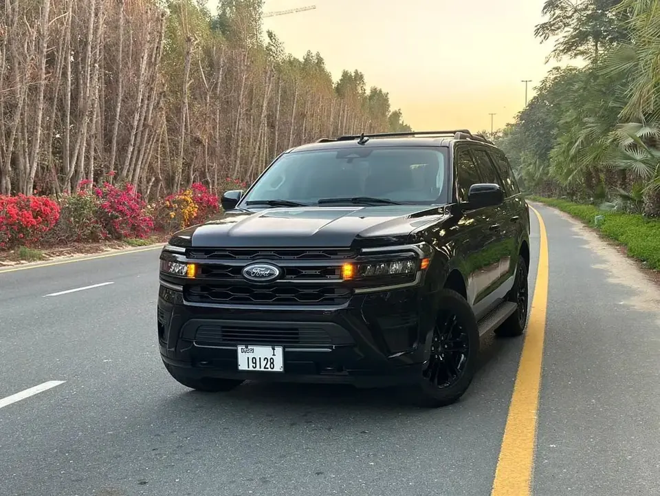 Ford Expedition XLT 2024