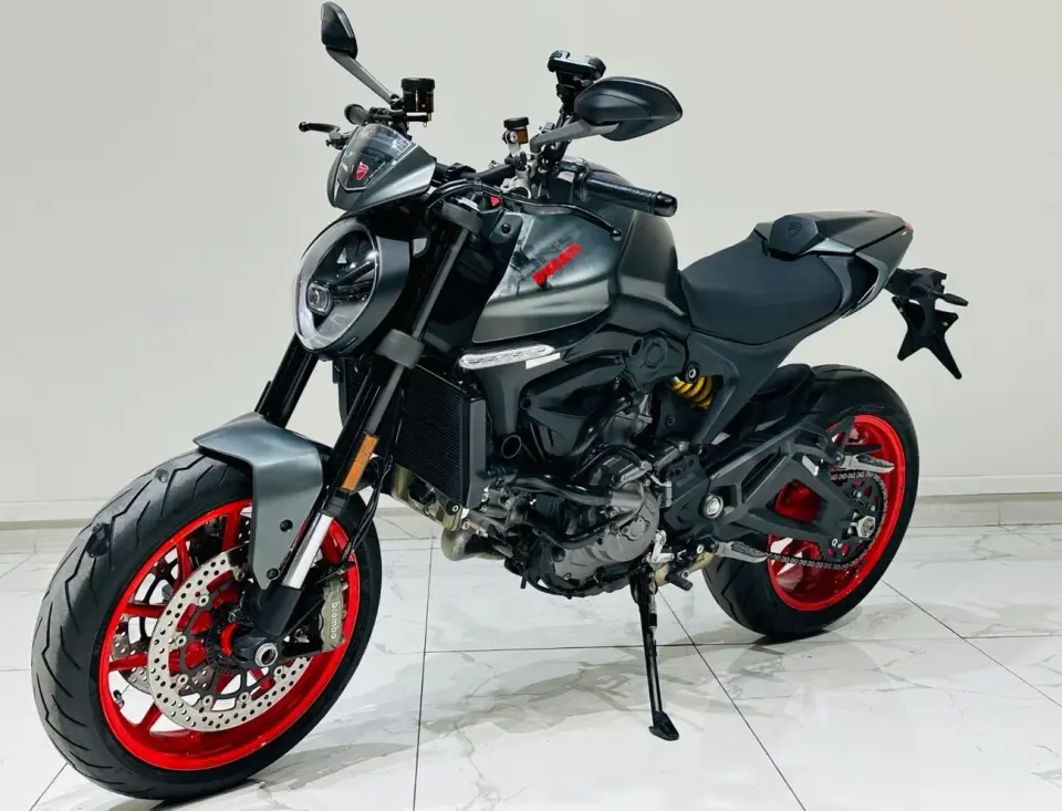 Ducati Monster Plus 2023