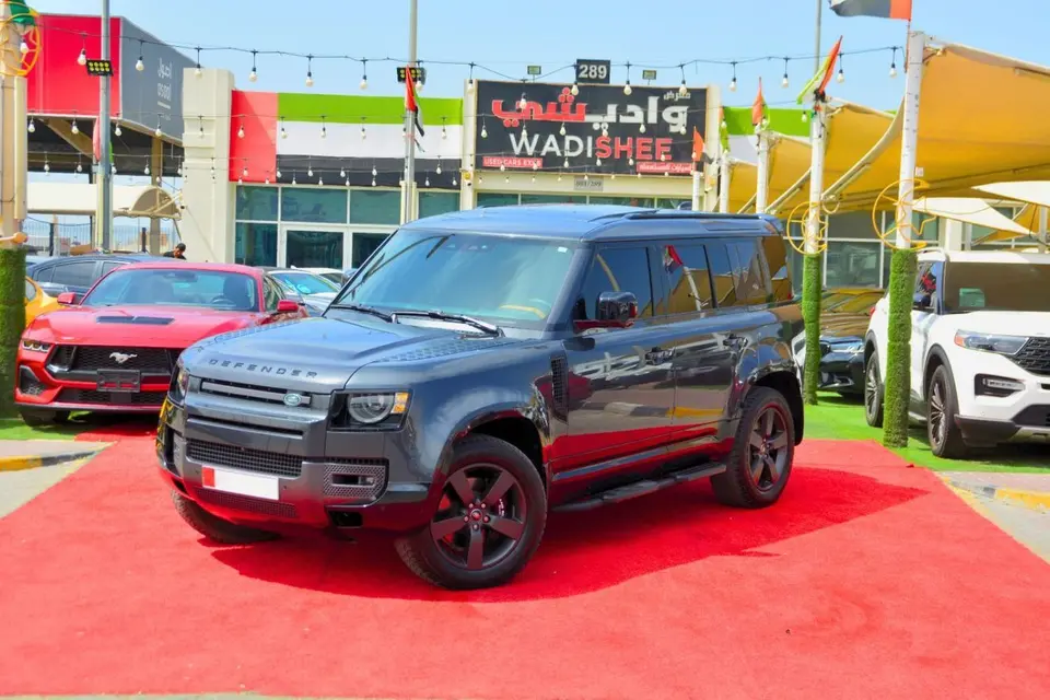 Land Rover Defender 2024