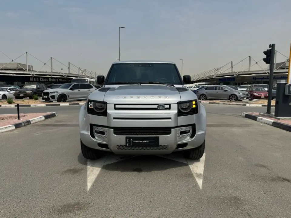 Land Rover Defender 2023