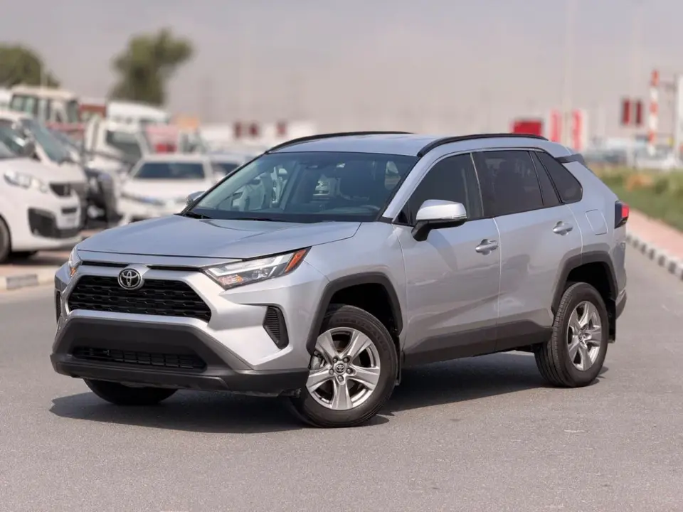 Toyota RAV4 XLE 2025