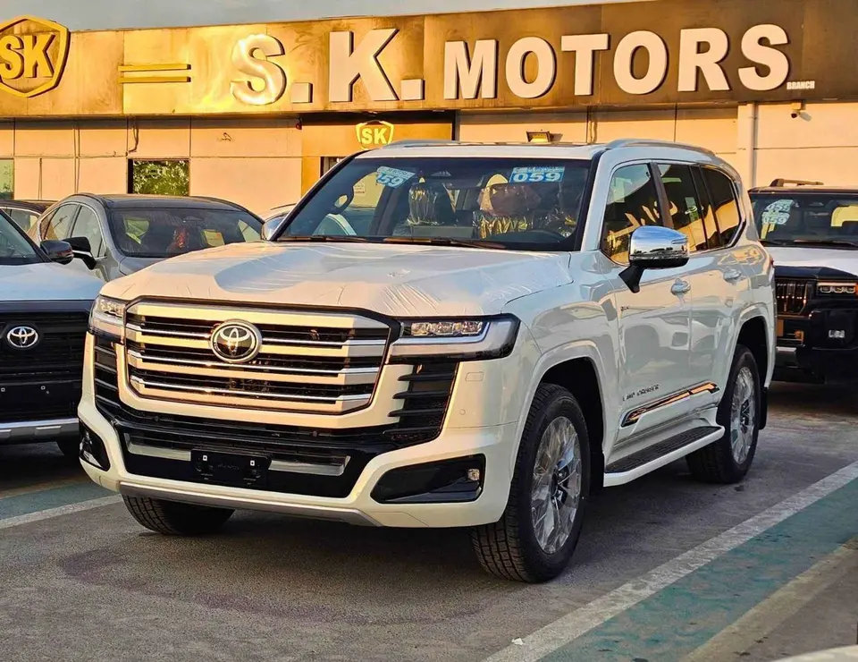 Toyota Land Cruiser VX 2025