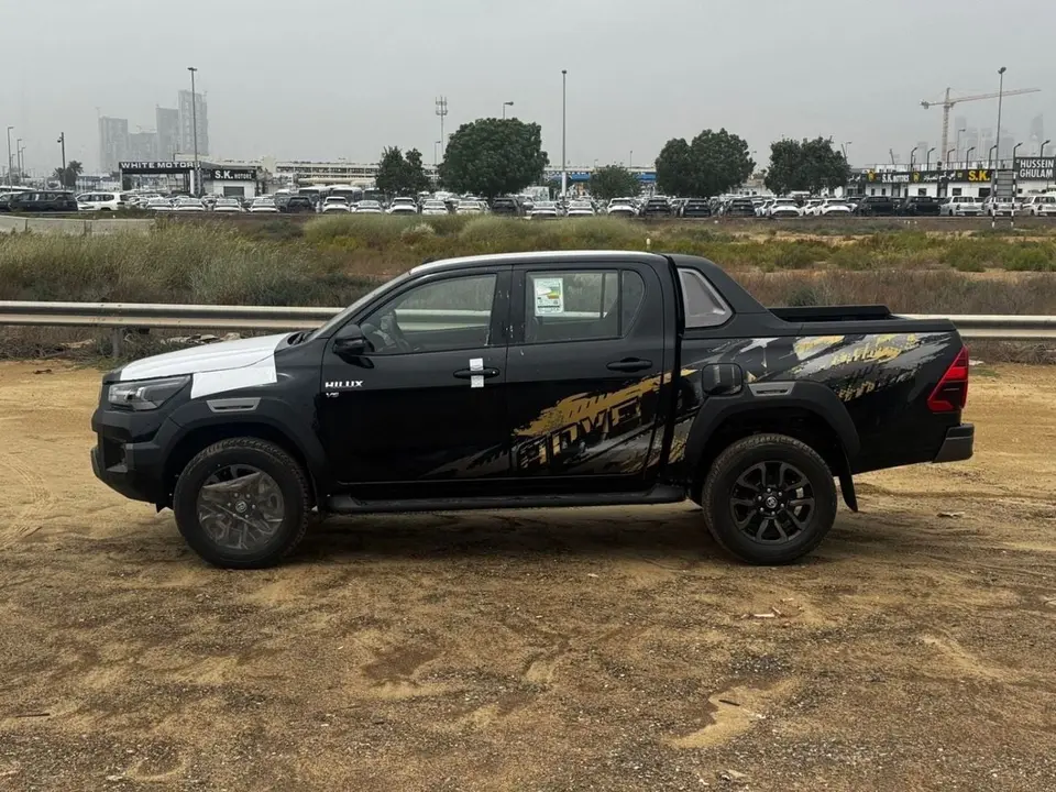 Toyota Hilux ADVENTURE 2026