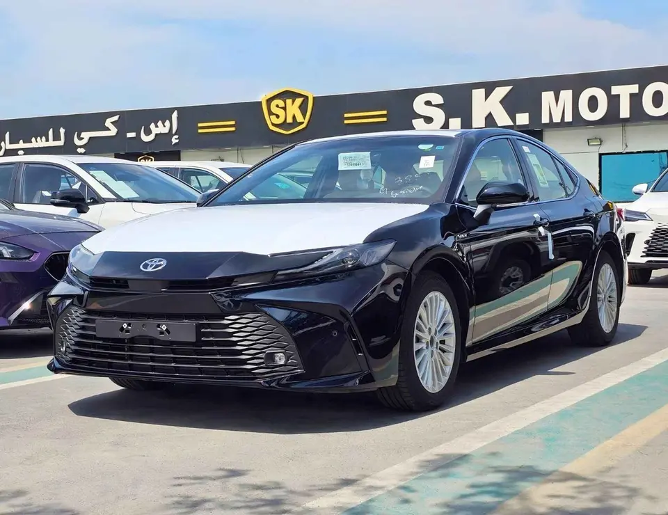 Toyota Camry E PLUS HEV 2025