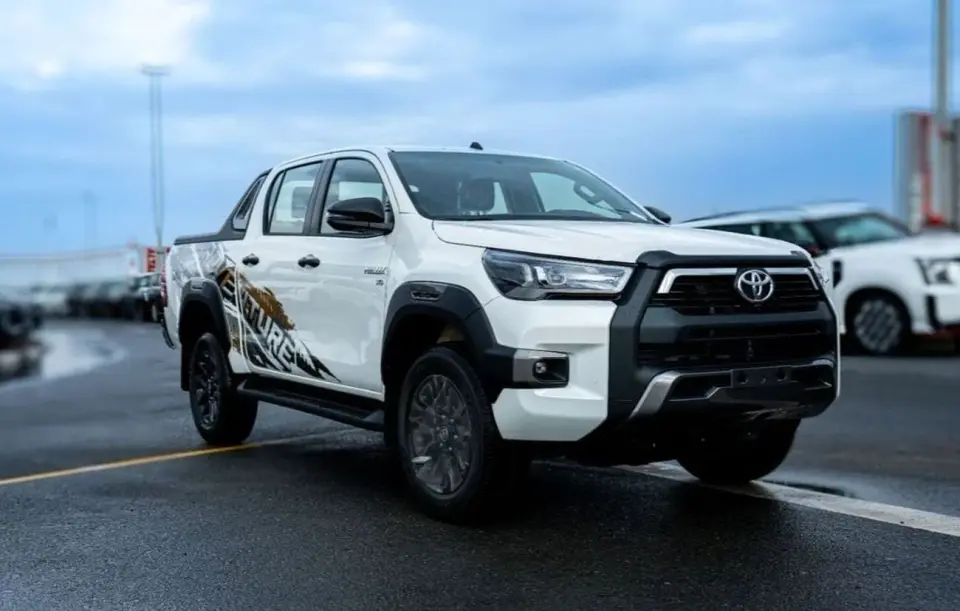 Toyota Hilux ADVENTURE 2026