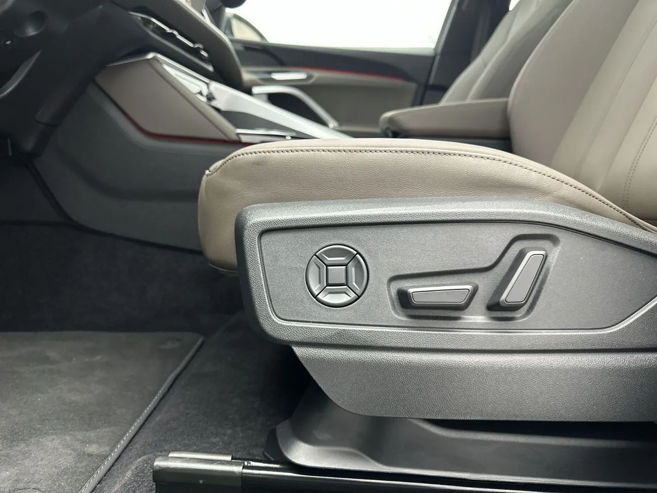 Audi Q5 45 TFSI S-LINE 2025 — фото 15