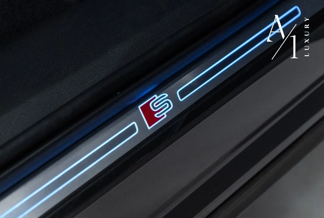 Audi Q8 e-tron 55 S-LINE 2024 — фото 18