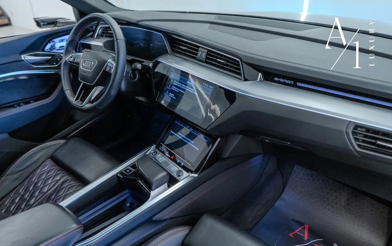 Audi Q8 e-tron 55 S-LINE 2024 — фото 8