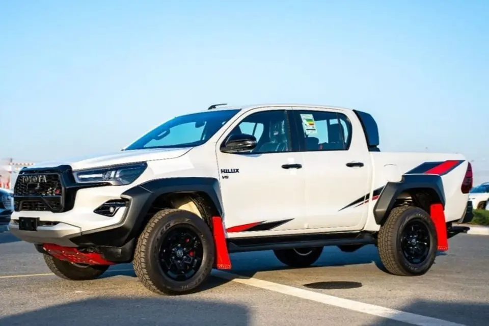 Toyota Hilux ADVENTURE 2026