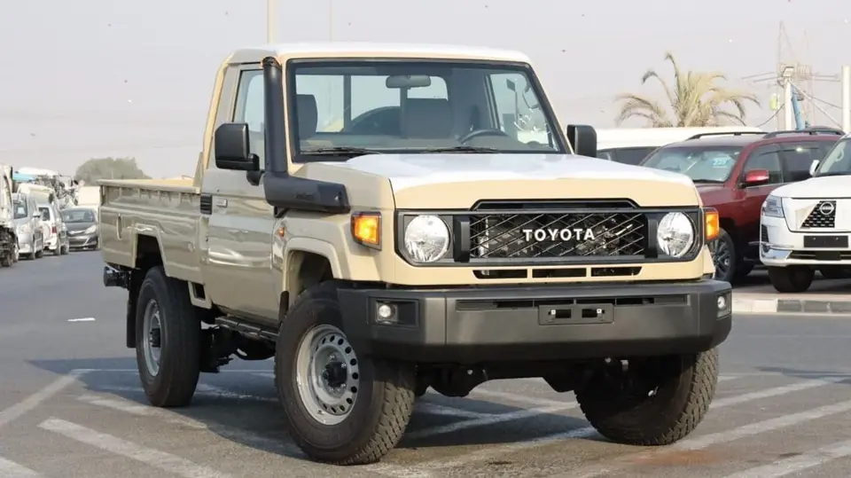 Toyota Land Cruiser Pickup 70 VXR 2025