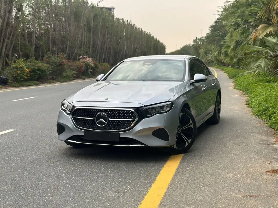 Mercedes-Benz E300 Diesel Plug-in Hybrid 2025
