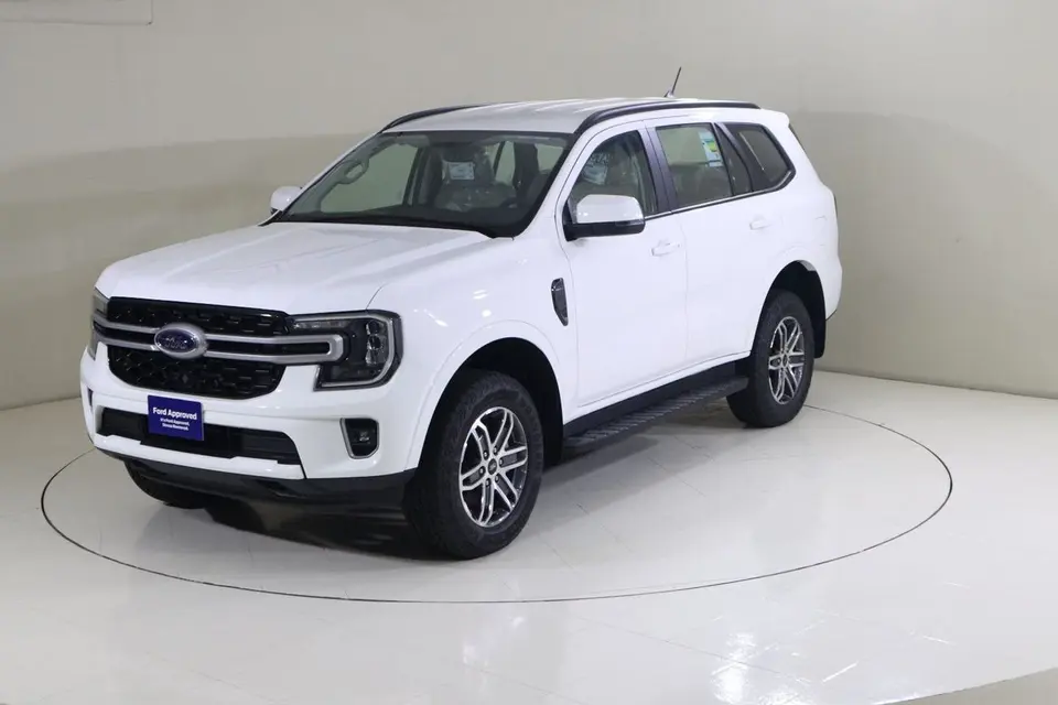 Ford Everest XLS 2024