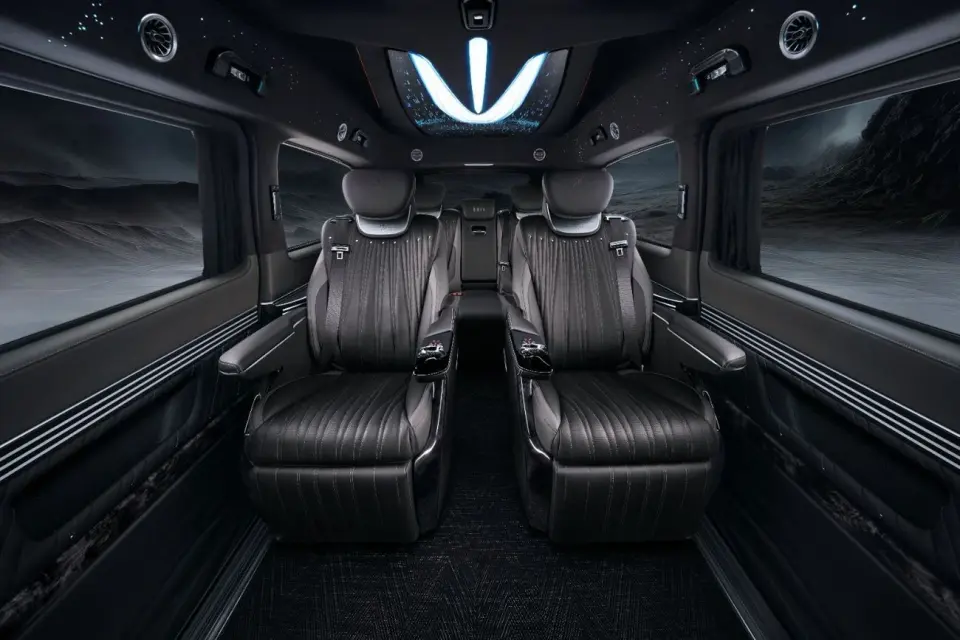 Mercedes-Benz V300 Other 2025