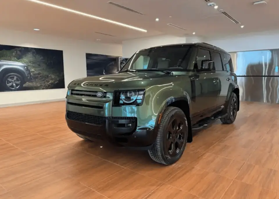 Land Rover Defender 2026
