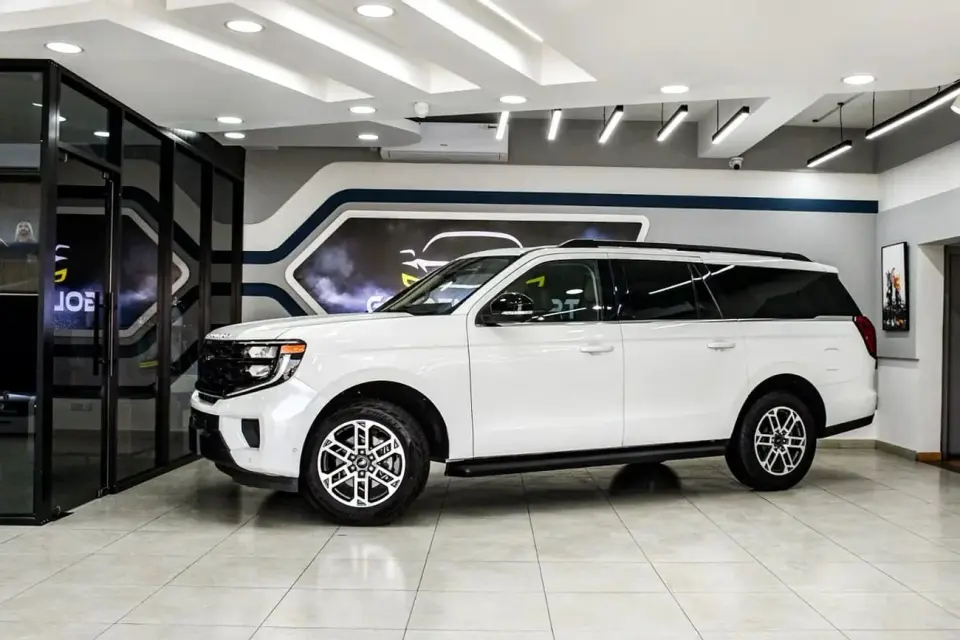 Ford Expedition Active Max 2025