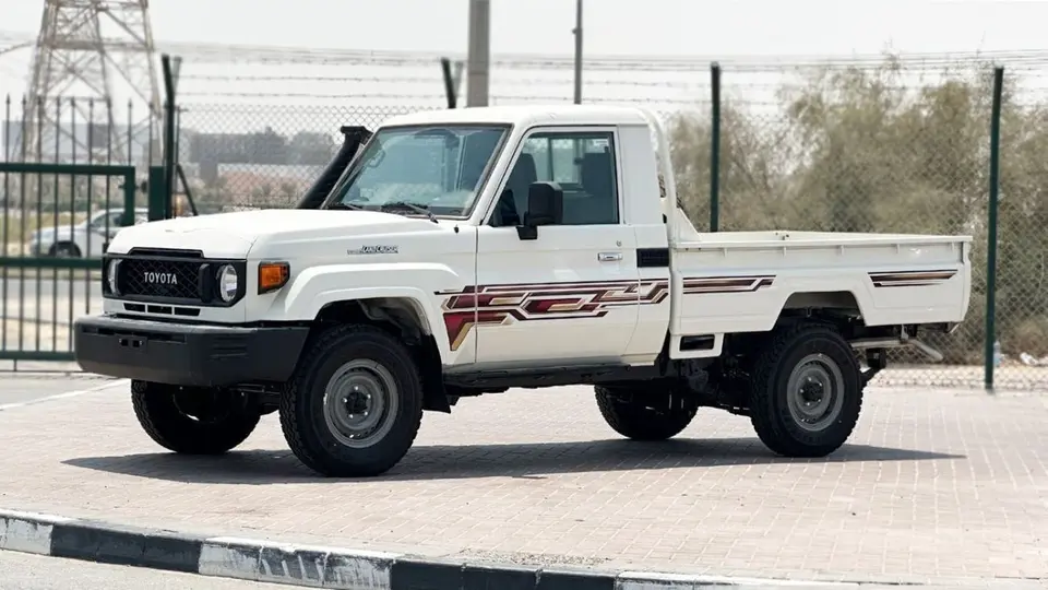 Toyota Land Cruiser Pick Up 2025