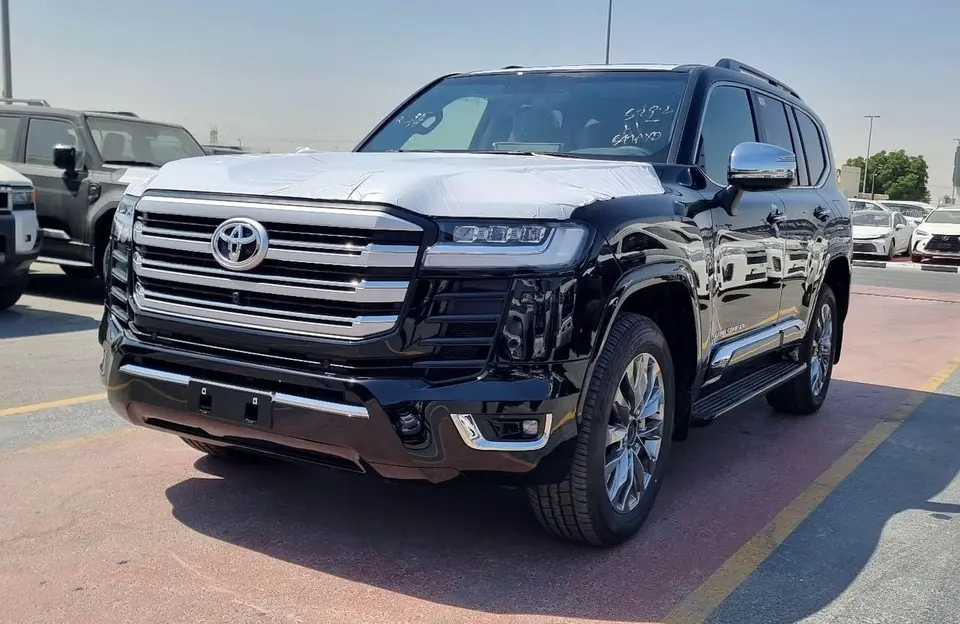 Toyota Land Cruiser VX 2025