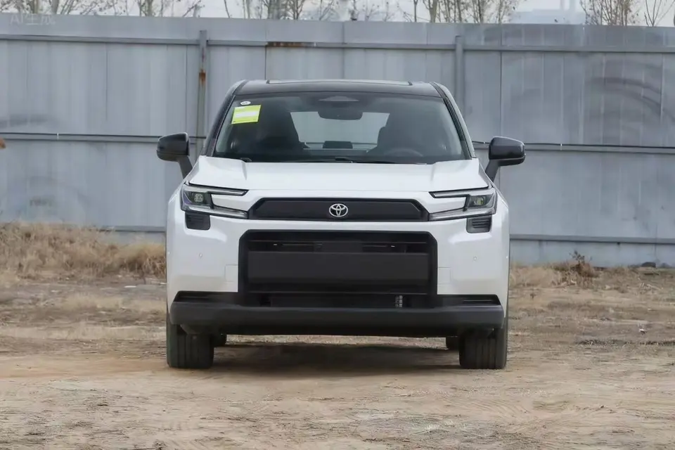 Toyota RAV4 XLE 2026