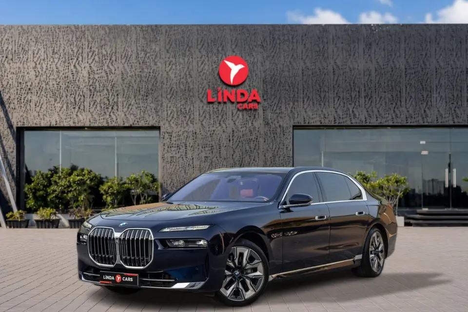 BMW 740i LUXURY PURE EXCELLENCE 2023