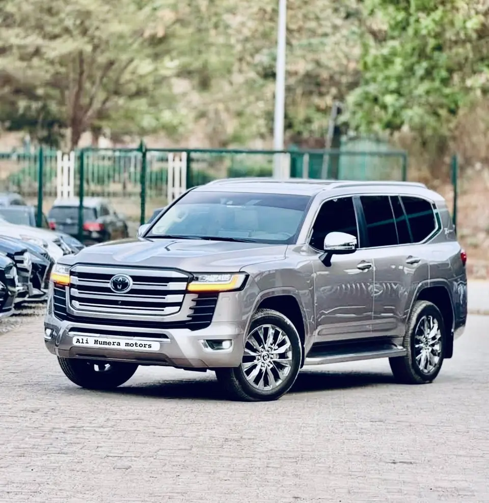 Toyota Land Cruiser GXR 2022