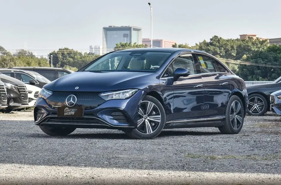 Mercedes-Benz EQE 500 4MATIC 2025