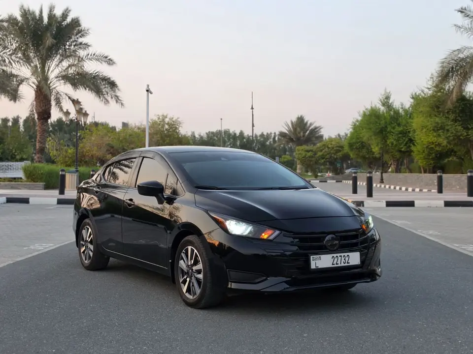 Nissan Versa STANDARD 2024
