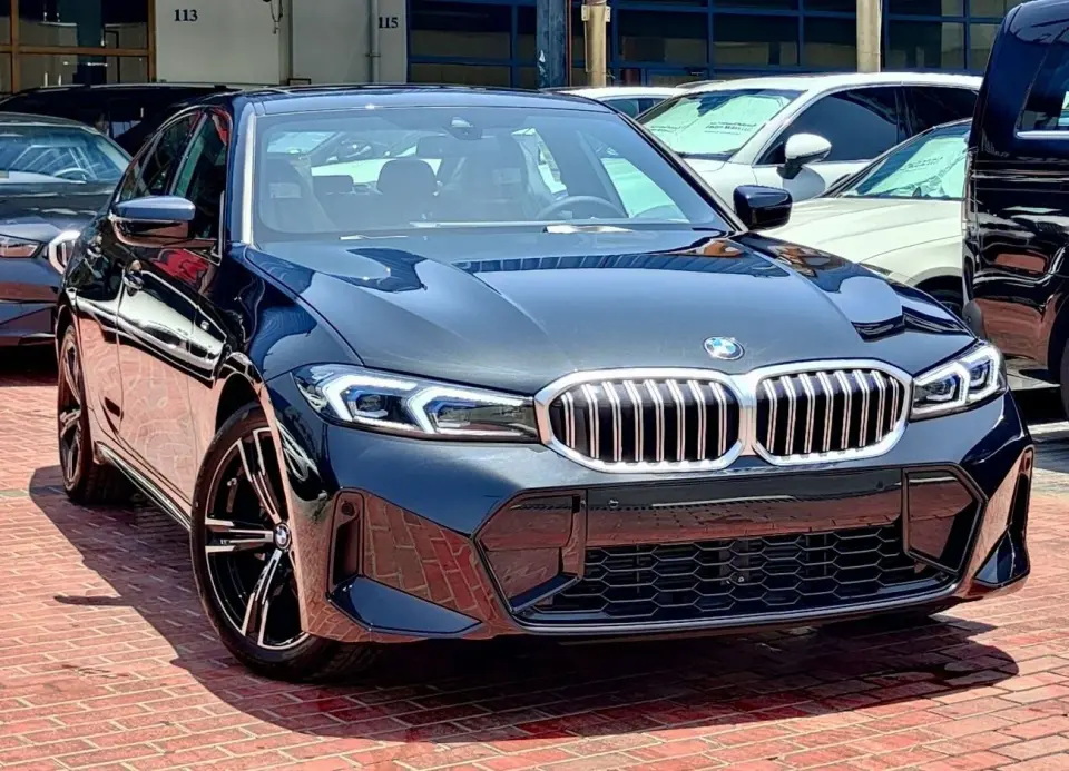 BMW 318i LUXURY M SPORT PACKAGE 2026