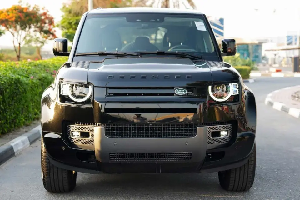 Land Rover Defender 110 S P300 2024
