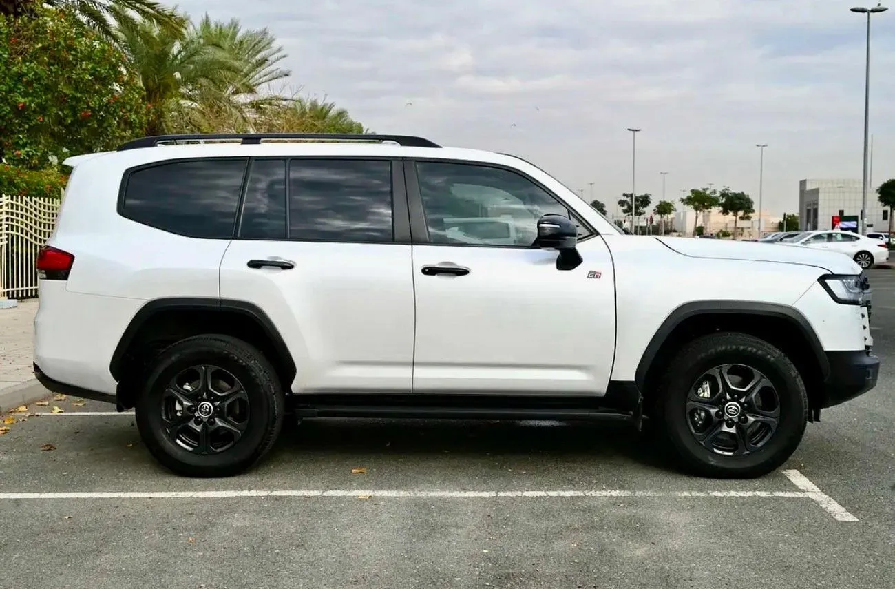 Toyota Land Cruiser GR SPORT 2022 — фото 5