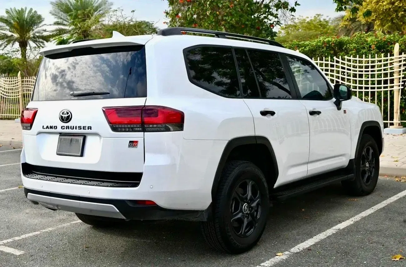 Toyota Land Cruiser GR SPORT 2022 — фото 8