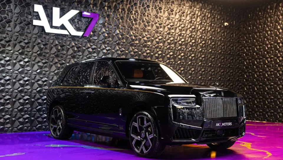 Rolls-Royce Cullinan BLACK BADGE 2024