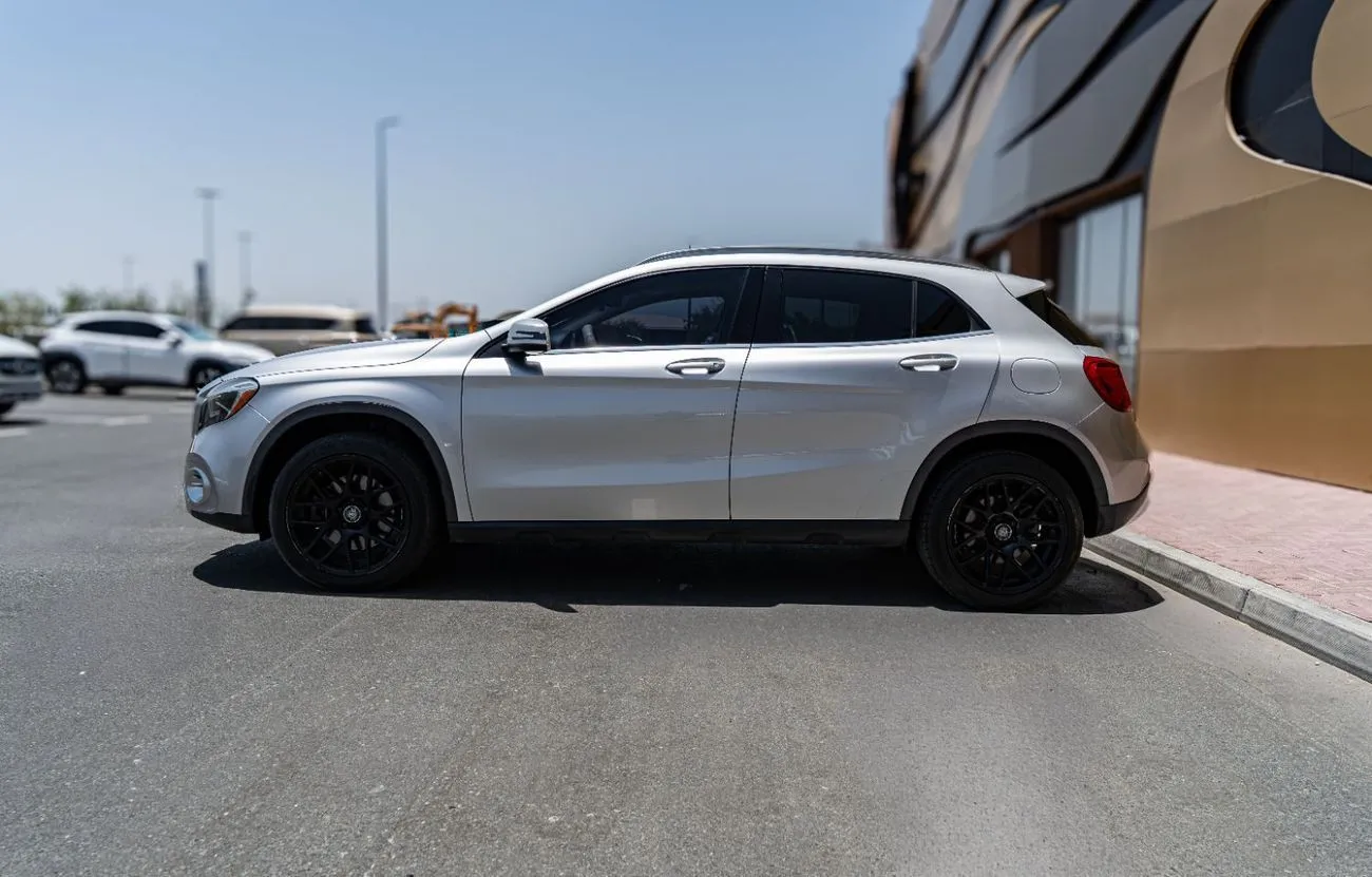 Mercedes-Benz GLA250 AMG 2020 — фото 6