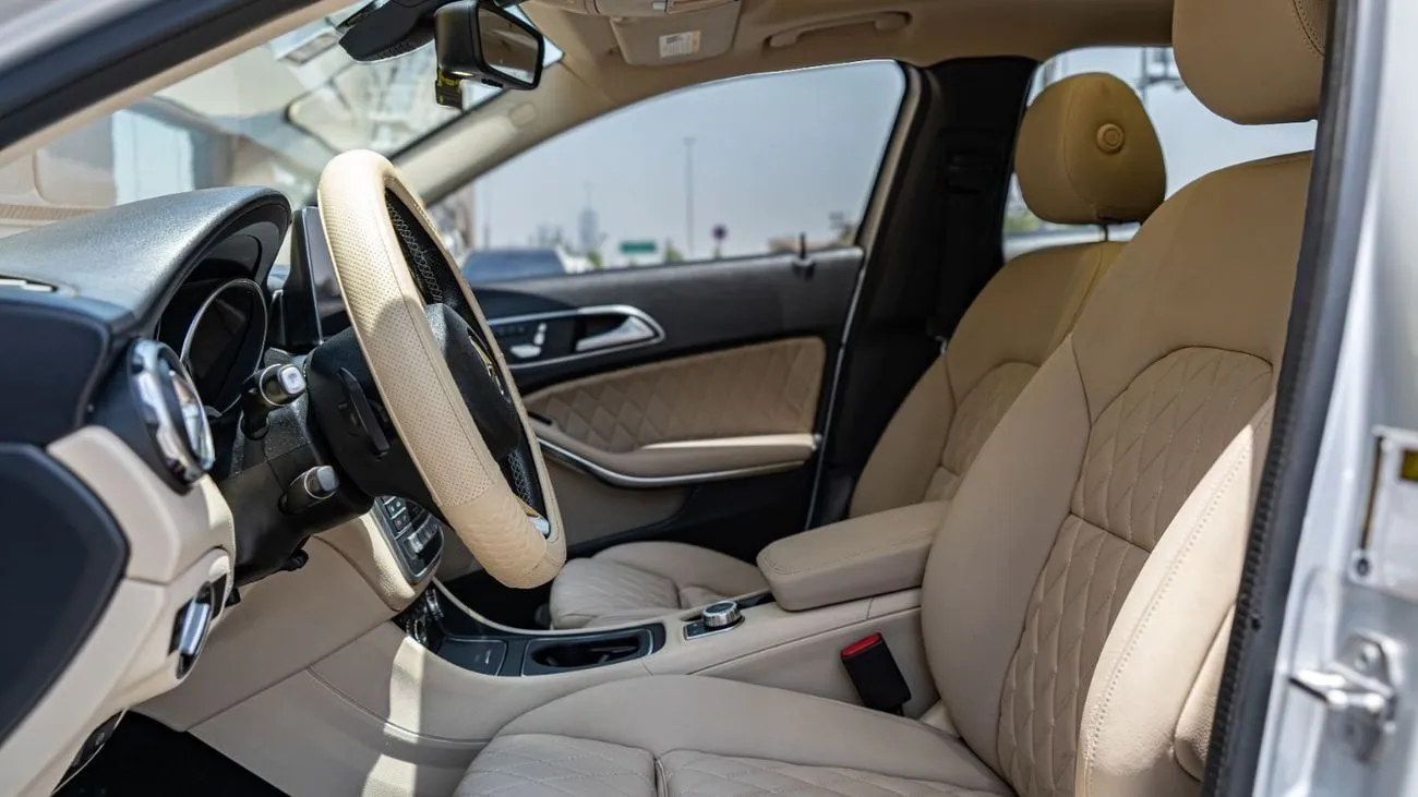 Mercedes-Benz GLA250 AMG 2020 — фото 9
