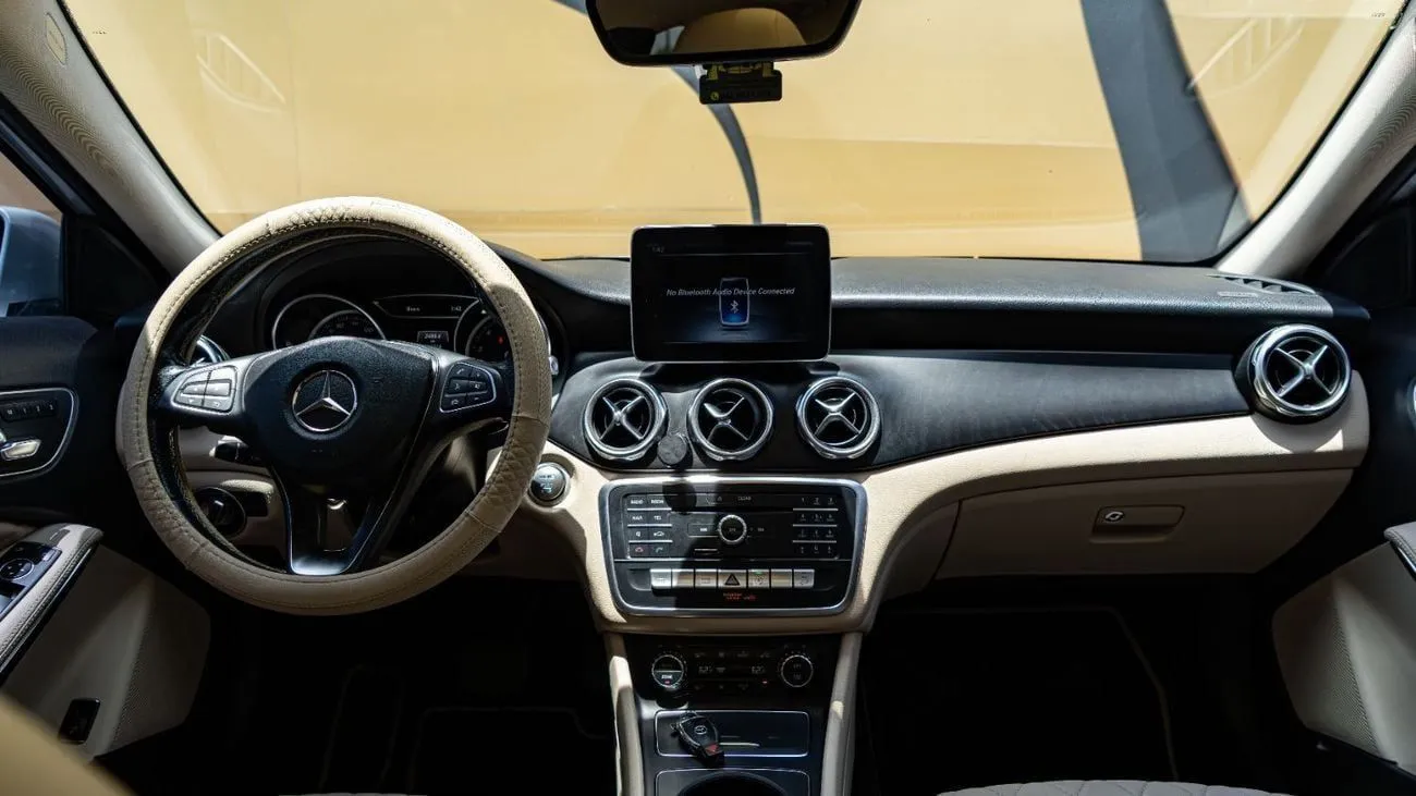 Mercedes-Benz GLA250 AMG 2020 — фото 10
