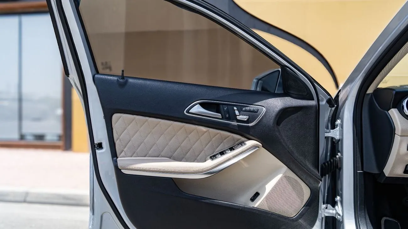 Mercedes-Benz GLA250 AMG 2020 — фото 8