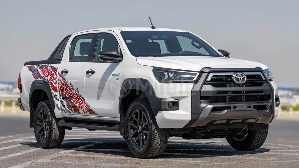 Toyota Hilux ADVENTURE 2025