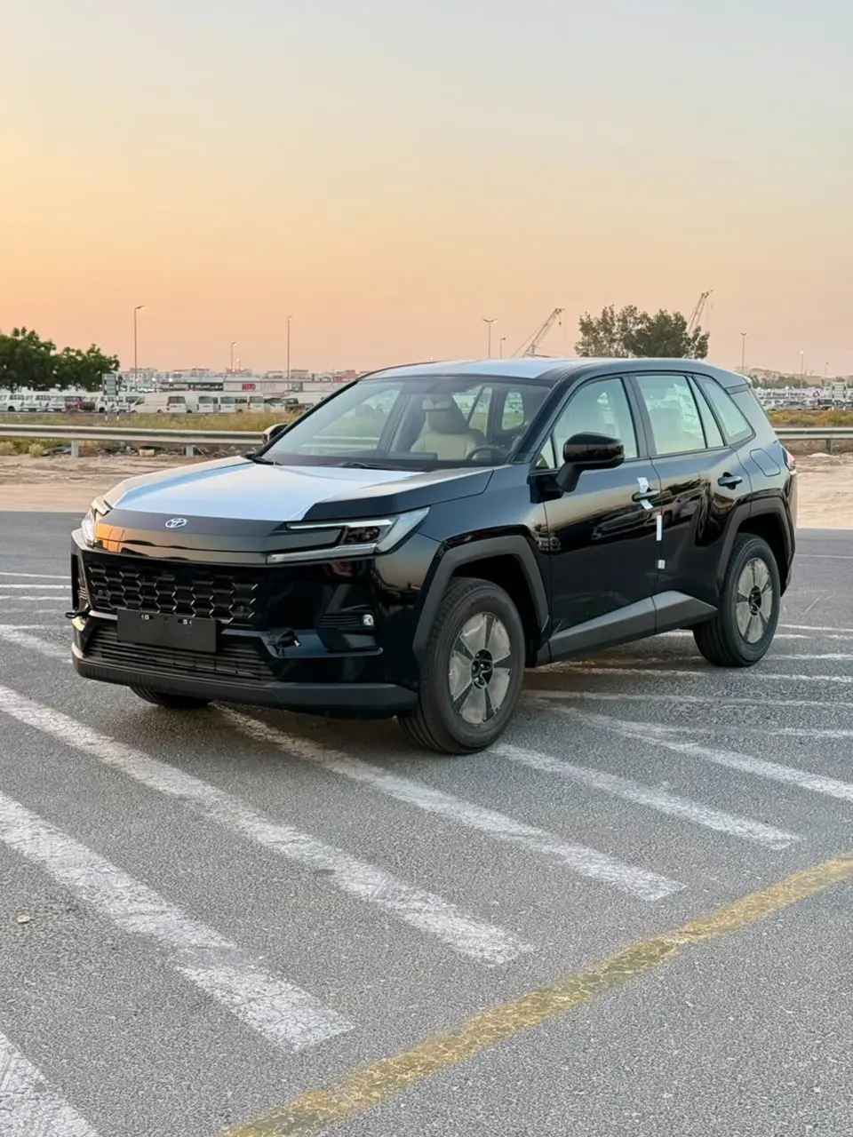 Toyota RAV4 LE 2026