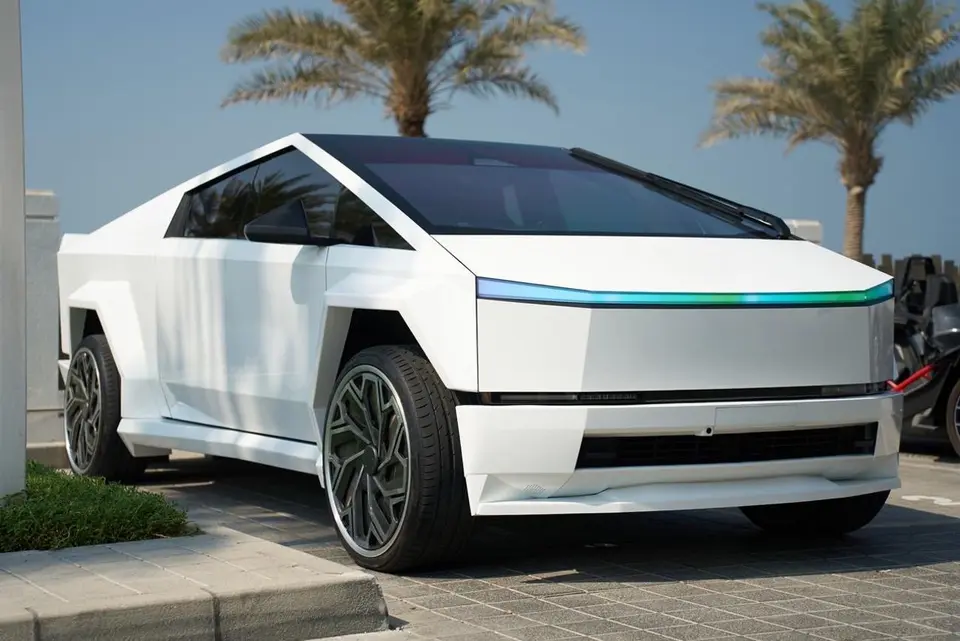 Tesla Cybertruck PREMIUM 2025