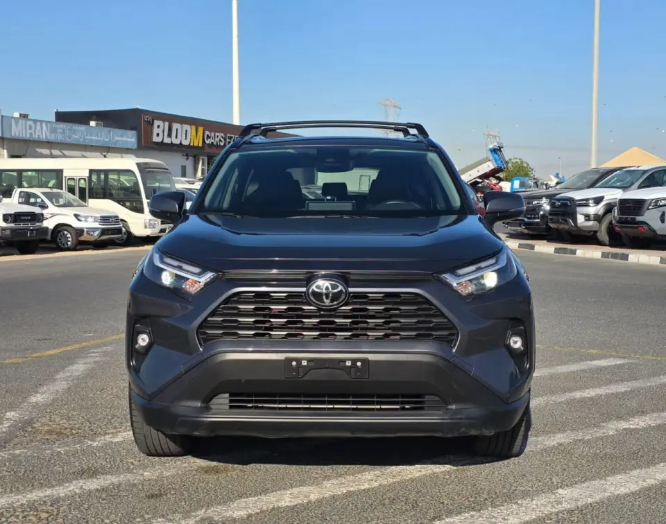 Toyota RAV4 XLE 2023