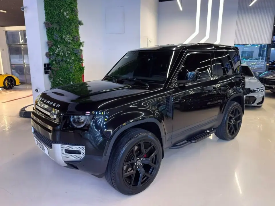 Land Rover Defender 90 SE P300 2023