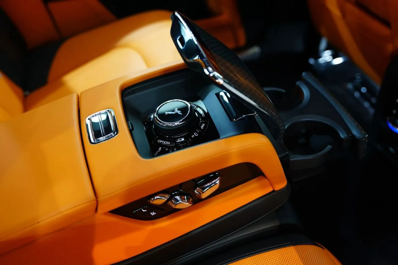 Rolls-Royce Ghost Black Badge 2024 — фото 13