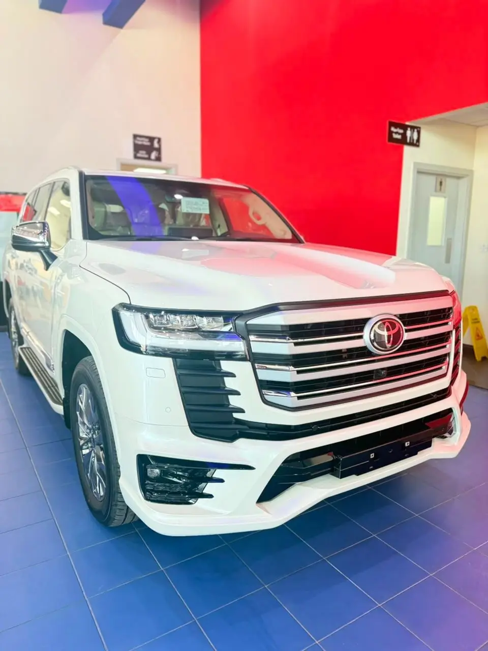 Toyota Land Cruiser VXR 2026