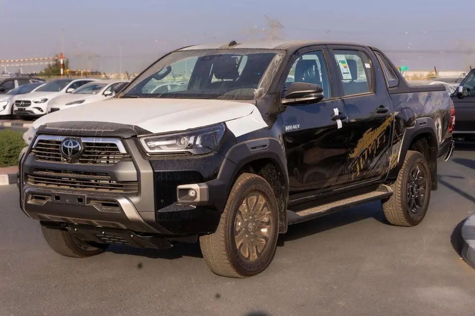 Toyota Hilux ADVENTURE 2026