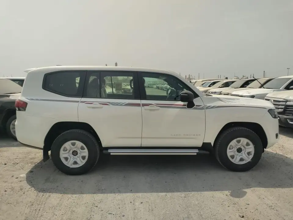 Toyota Land Cruiser GXR 2025