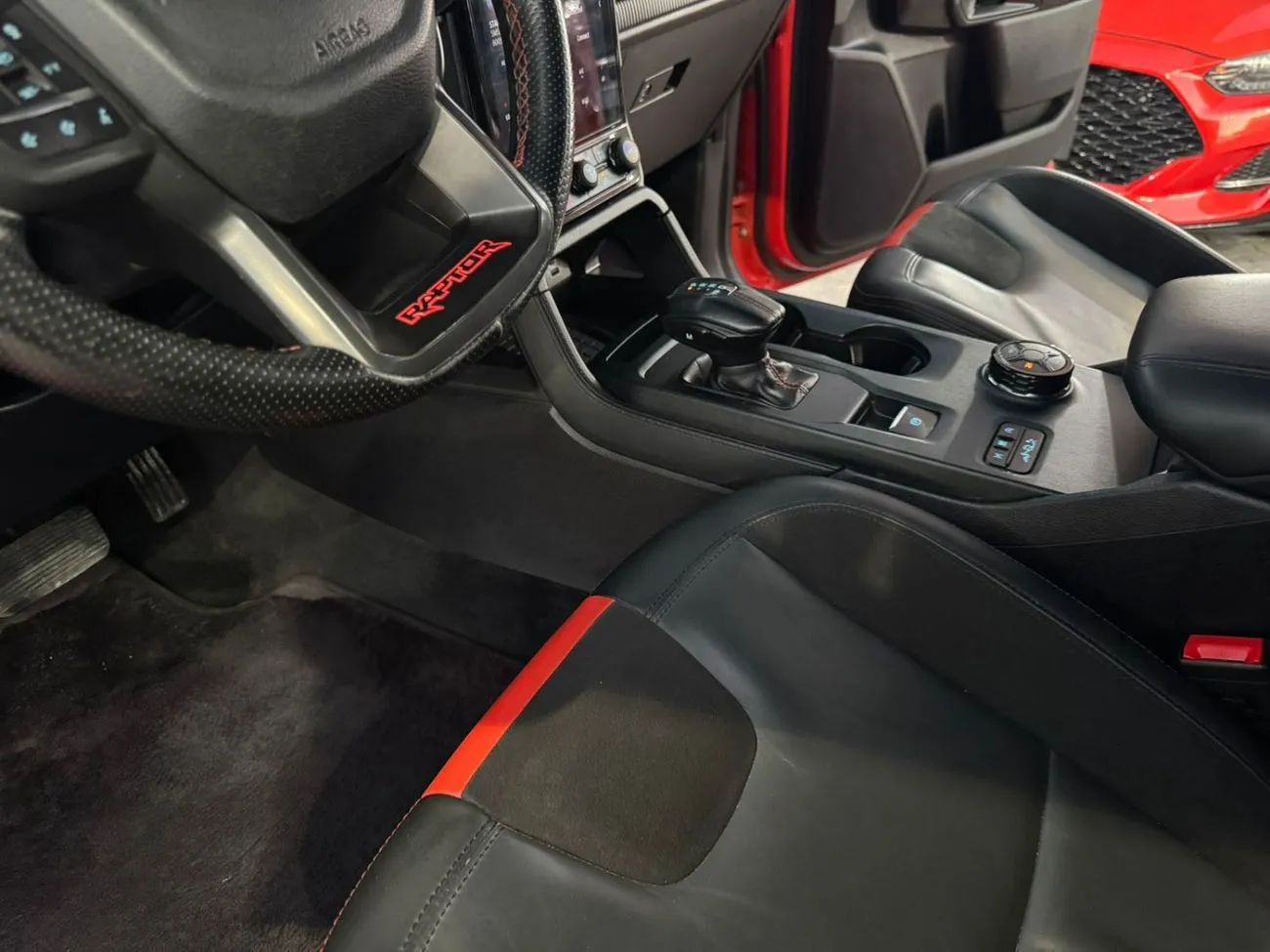 Ford Ranger RAPTOR 2023 — фото 10